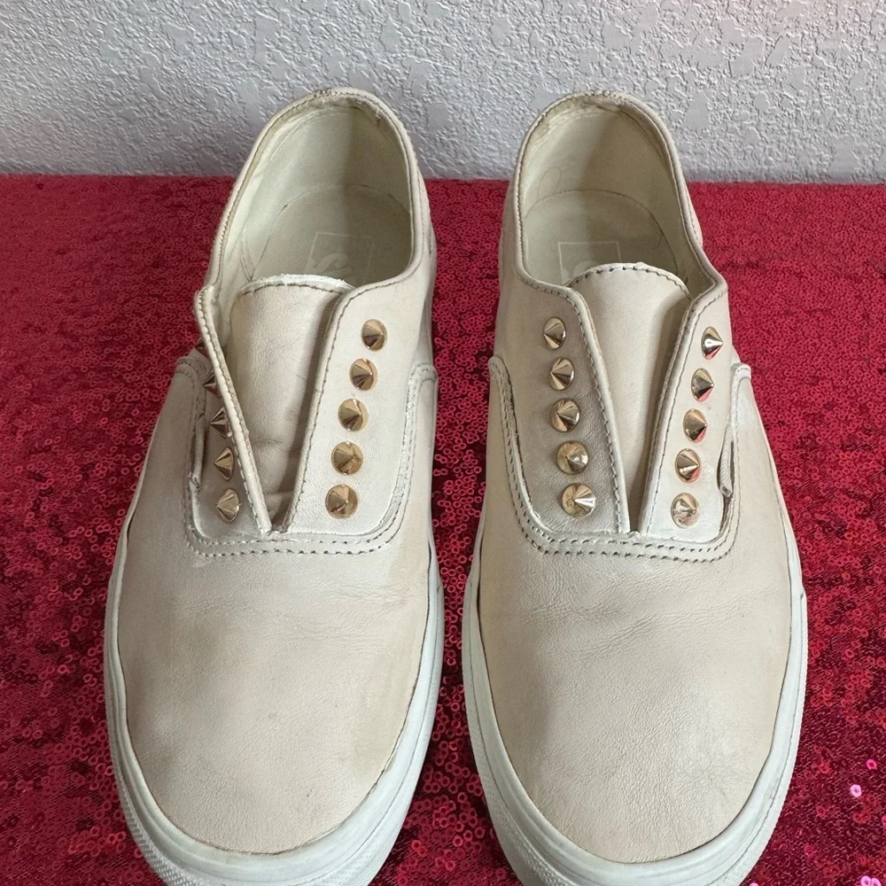 VANS 🌟 Authentic Gore Studs Leather Low Top (Size 8.5 Men’s, Size 10 Women’s)